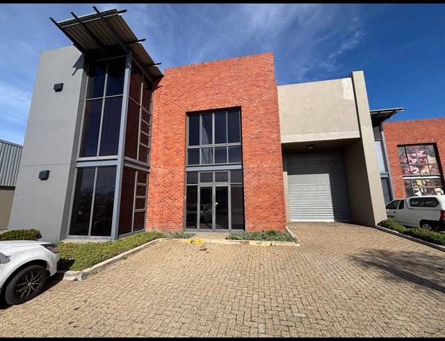 519M² WAREHOUSE TO LET IN STIKLAND INDUSTRIAL
